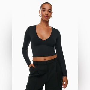 Aritzia Babaton Contour V-Neck Long Sleeve